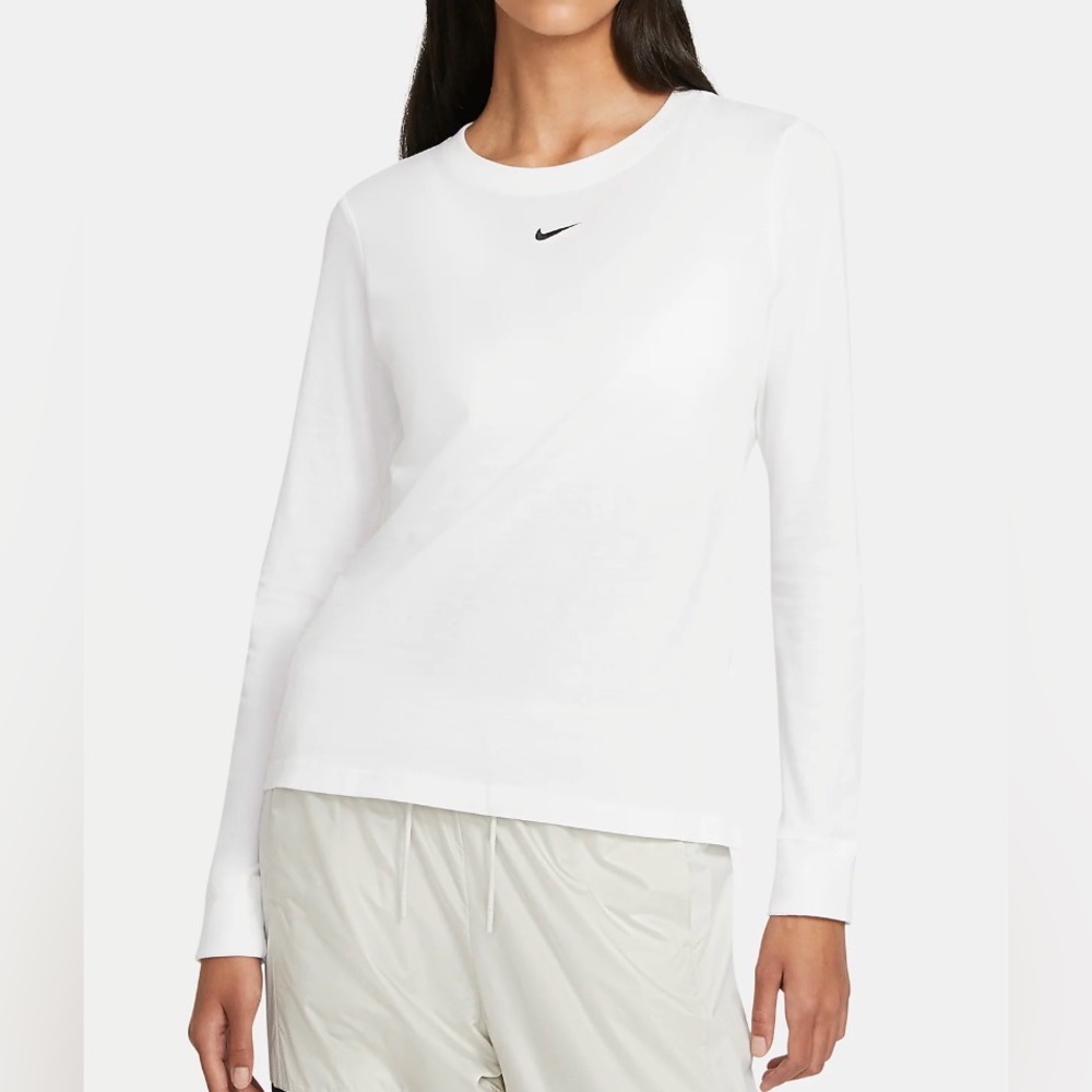 Nike women’s lang sleeve workout top